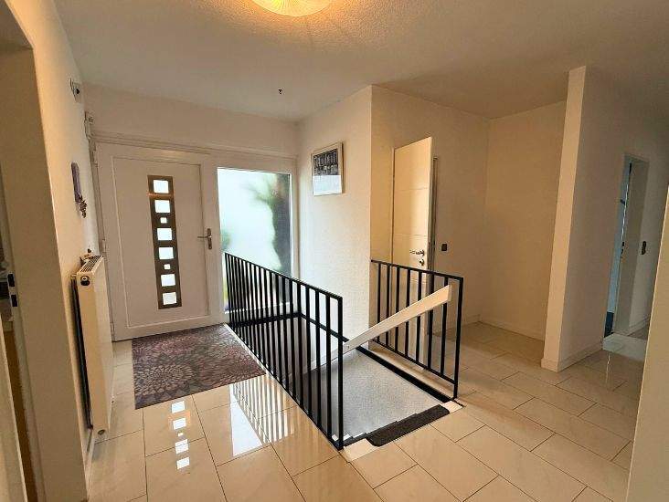 +++ Einfamilienhaus mit beeindruckender Extra-Fläche im UG +++ 6 zimmer