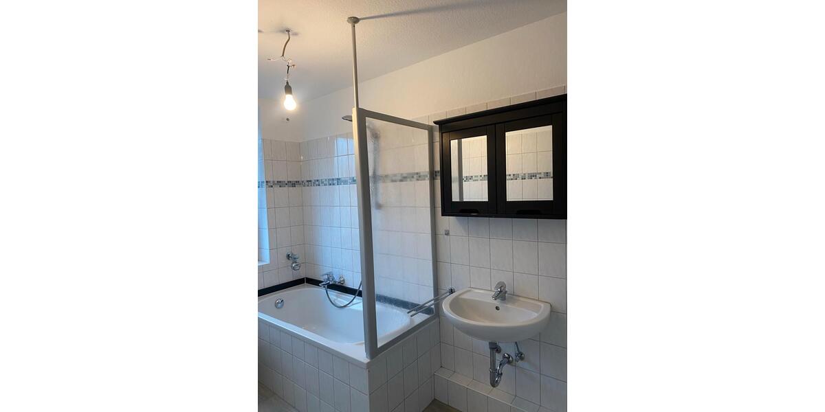 Etagenwohnung Solingen Burg - 1 Zimmer, 44 m&sup2;, 400&euro; | Angebot:25782656
