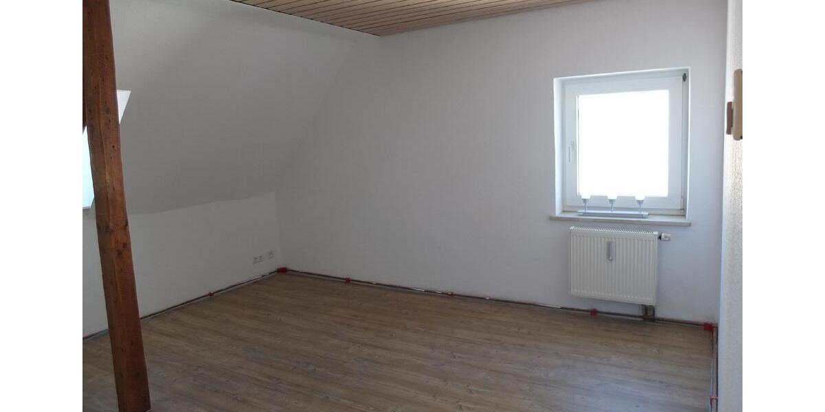 Dachgeschoßwohnung Solingen Wald - 2 Zimmer, 47 m&sup2;, 520&euro; | Angebot:26368670