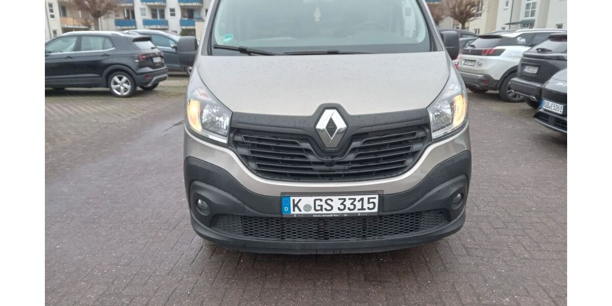 Renault Trafic 137.555 km 9.599 &euro; köln 50999