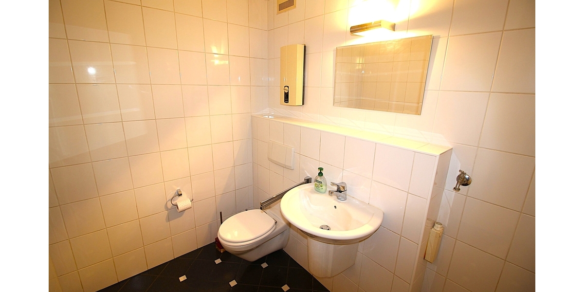 Bezugsfreie, barrierearme und frisch renovierte 2 Zimmer ETW mit Terrasse, Aufzug und TG-Stellplatz. - Etagenwohnung Sankt Augustin | Angebot:26777828