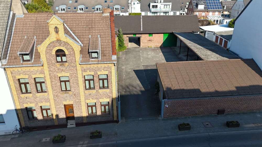 Einfamilienhaus Köln Kalk - 6 Zimmer, 160 m&sup2;, 4.800&euro; | Angebot:25375773