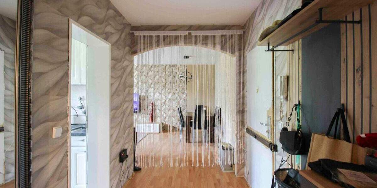 Etagenwohnung Bergheim Ahe - 3 Zimmer, 71 m&sup2;, 78.000&euro; | Angebot:25837353