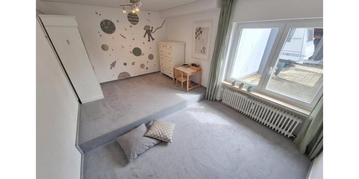 Einfamilienhaus Hennef (Sieg) - 9 Zimmer, 236 m&sup2;, 2.450&euro; | Angebot:26148472