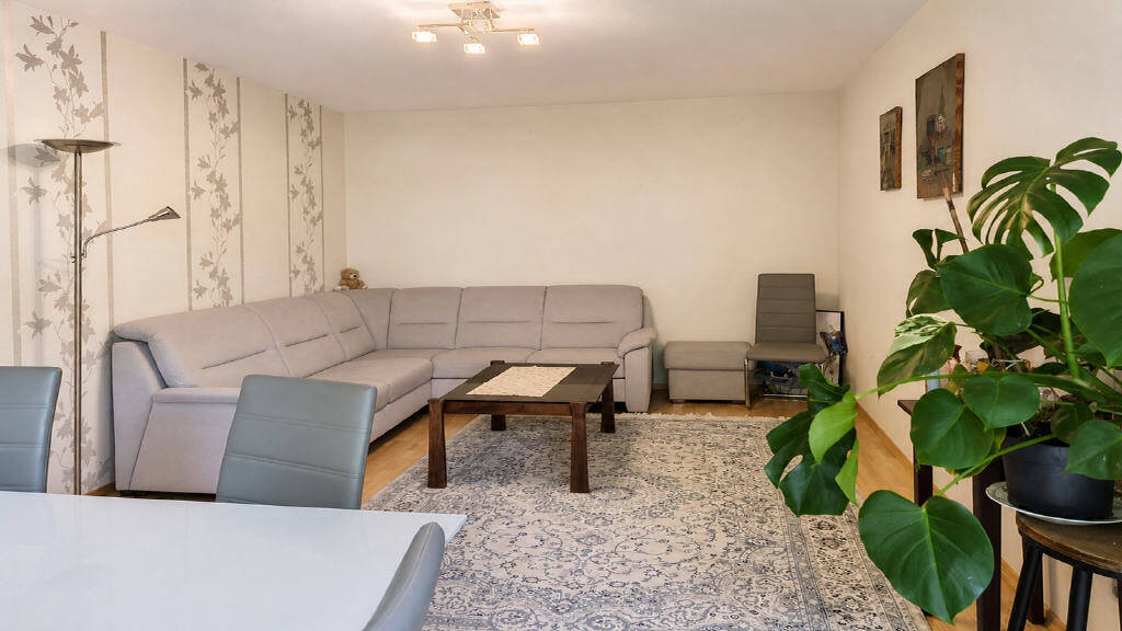 Etagenwohnung Köln Lövenich - 4 Zimmer, 85 m&sup2;, 280.000&euro; | Angebot:26733488
