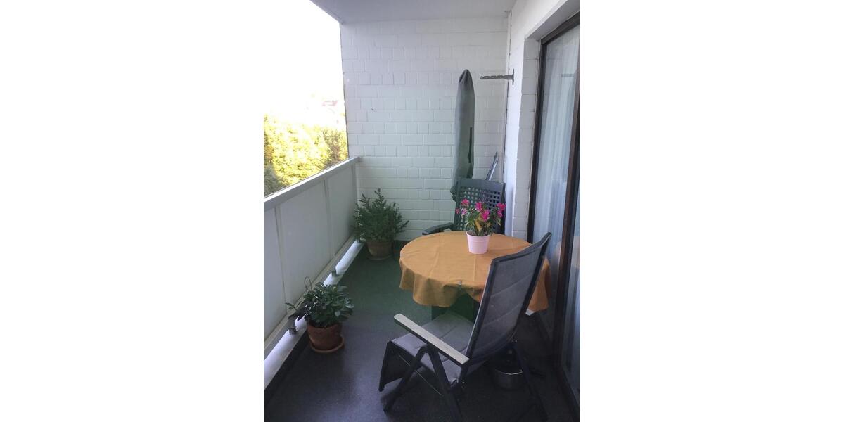 Zwei-Zimmer-Wohnung mit Balkon & Schwimmbad! Solingen Wald 2 zimmer