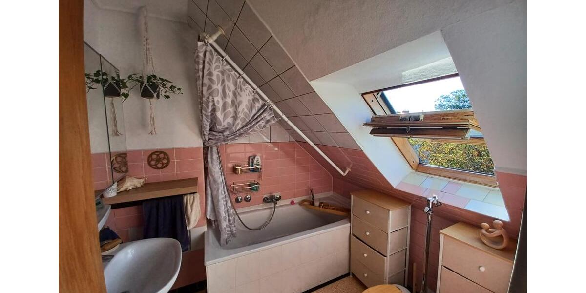 Dachgeschoßwohnung Köln Rodenkirchen - 1 Zimmer, 33 m&sup2;, 780&euro; | Angebot:27598045