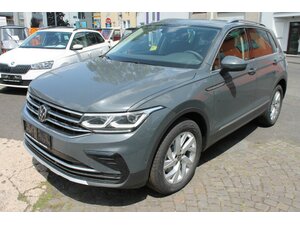 VW Tiguan 2,0 TDi 4-Mo DSG Navi AHK SOFORT !! 30 km 43.300 € Bonn 53225