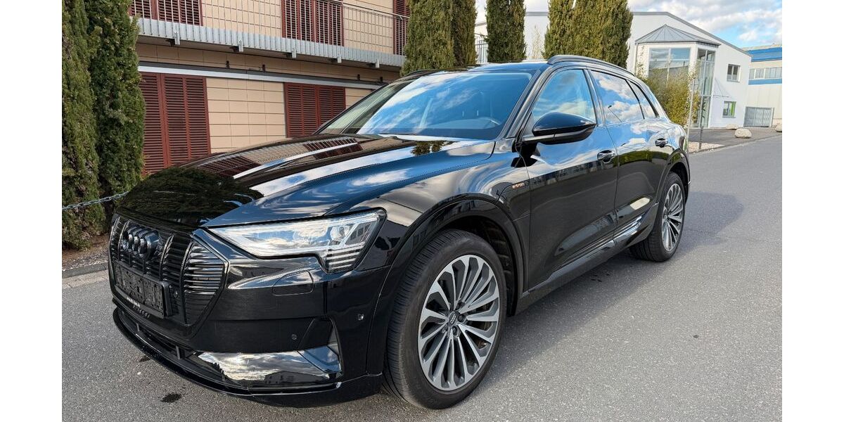 Audi e-tron 89.425 km 27.790 &euro; Lohmar bei Köln 53797