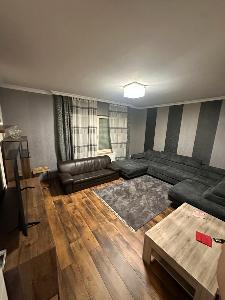 Wohnung – frisch renoviert & bezugsfrei