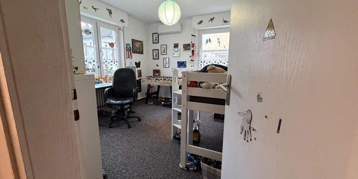 Familienfreundliche Traumwohnung mit weitläufigem Garten 4 zimmer