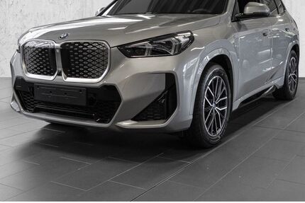 BMW iX1 5.900 km 52.440 &euro; Hilden 40721