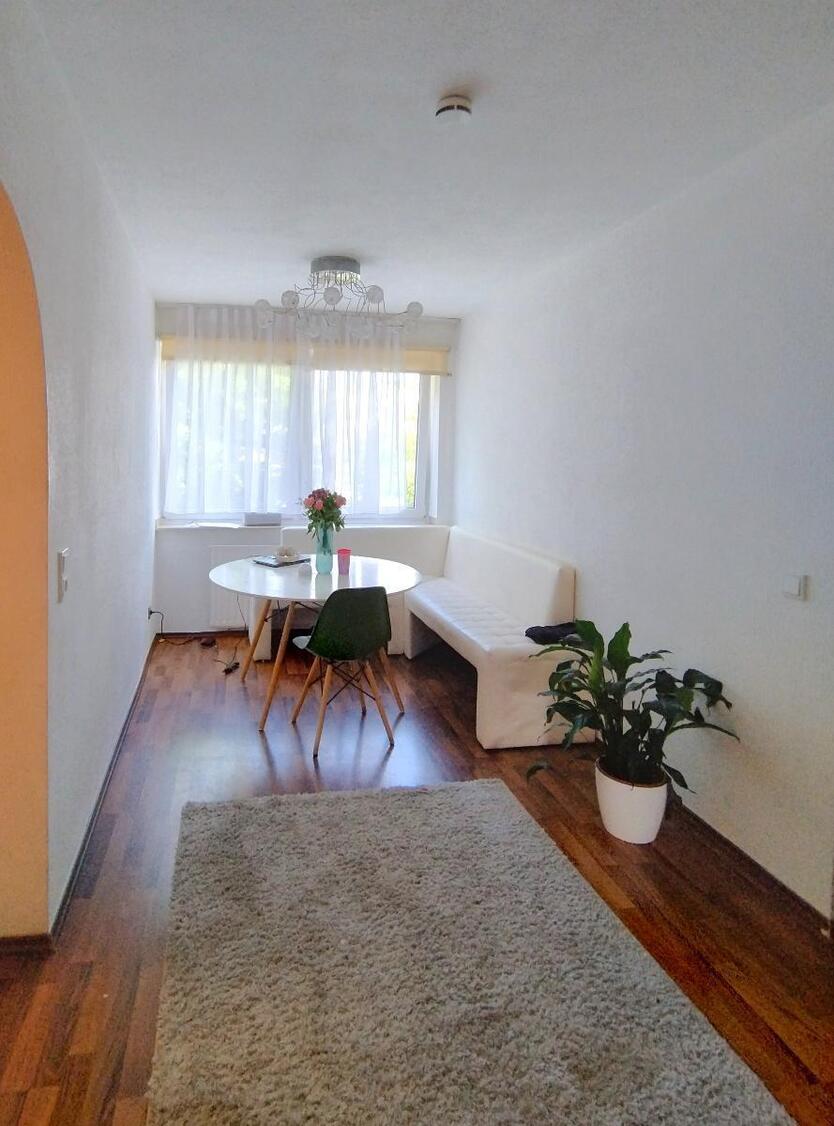 Großzügige 6-Zimmer Wohnung mit Balkon und Gartenmitbenutzung, ruhige und grüne Wohnlage, kleine Eigentümergemeinschaft 6 zimmer