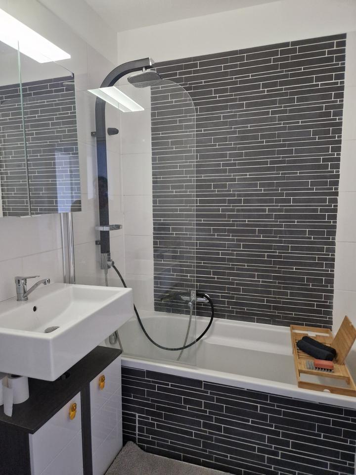 Modern & bezugsbereit: 3-Zimmer-Wohnung mit Balkon und Garage zimmer