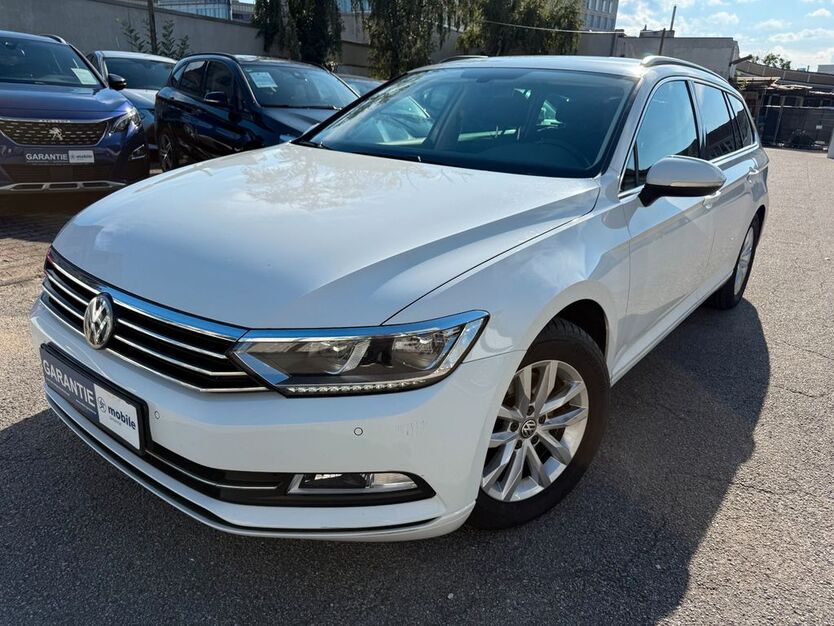 VW Passat 222.350 km 10.000 € Köln 50933