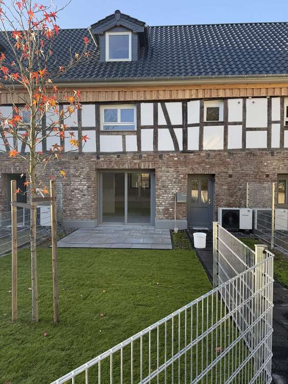 Haus zum Mieten in Hennef 1.650 € 111 m² 4 zimmer