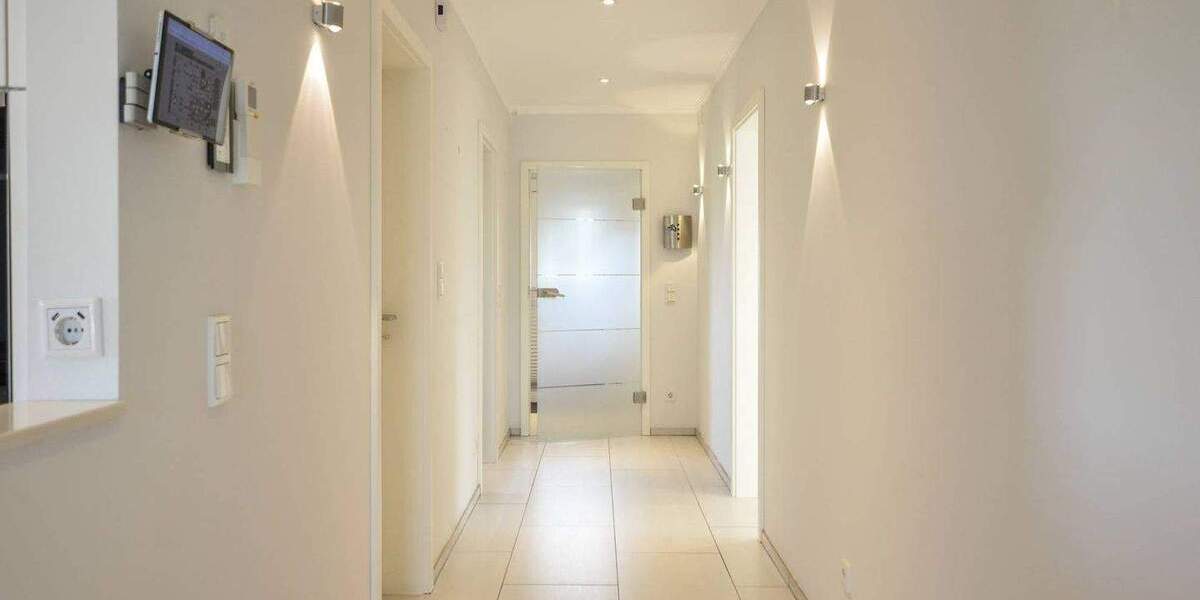 Neubaucharakter trifft Wohlfühloase: Hochwertig ausgestattetes Einfamilienhaus mit Außenpool! 6 zimmer