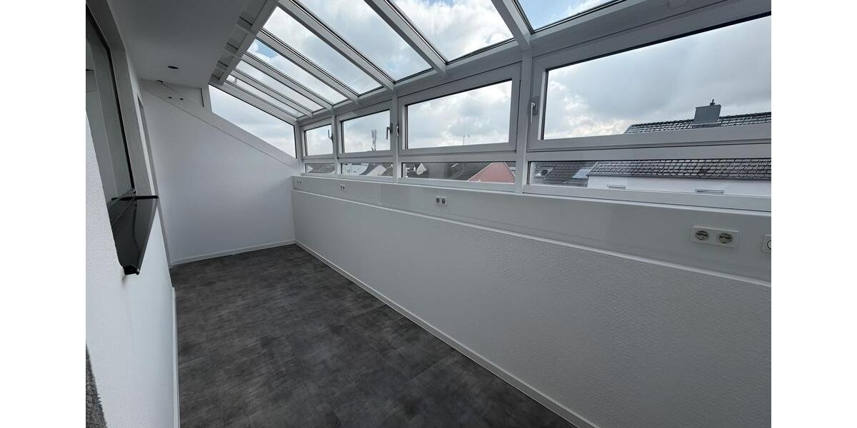 Dachgeschoßwohnung Sankt Augustin - 2 Zimmer, 102 m&sup2;, 1.300&euro; | Angebot:26072587