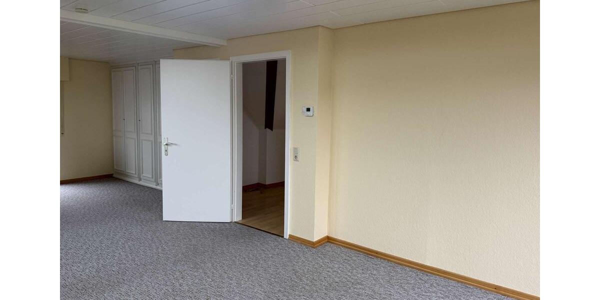 Dachgeschoßwohnung Neunkirchen-Seelscheid Seelscheid - 2 Zimmer, 66 m&sup2;, 450&euro; | Angebot:25230754