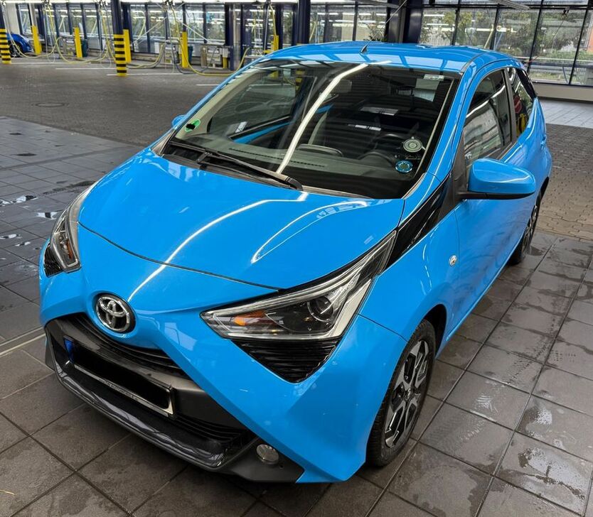 Toyota Aygo (X) 68.200 km 9.399 € Köln 51067