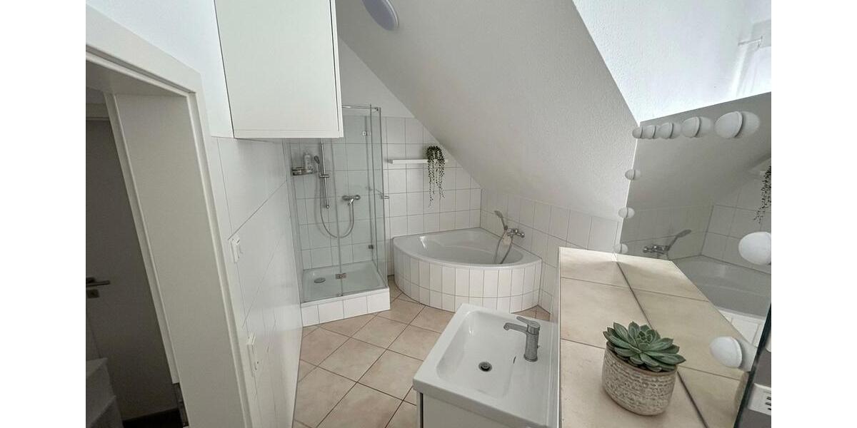 Einfamilienhaus Leverkusen - 2.5 Zimmer, 122 m&sup2;, 1.130&euro; | Angebot:27567527