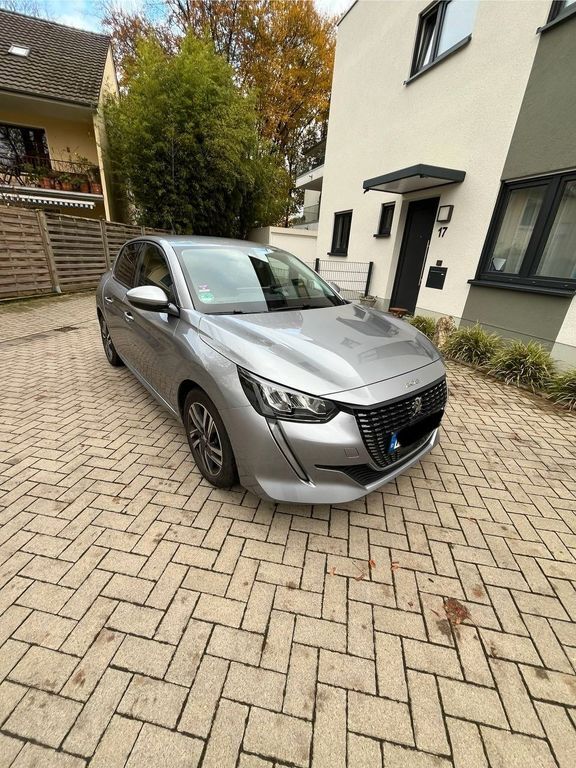 Peugeot 208 32.000 km 17.500 € Köln 50858