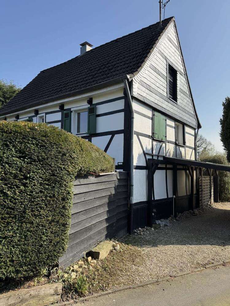 Haus zum Kaufen in Leverkusen 398.000 € 138.58 m²