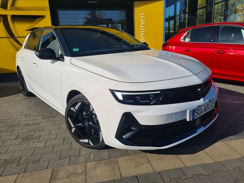 Opel Astra 8.500 km 30.880 € Bornheim 53332