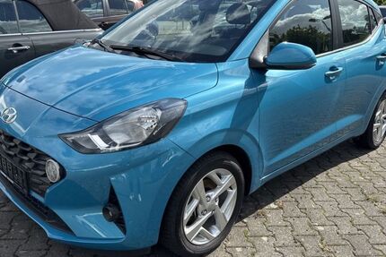 Hyundai i10 28.614 km 14.880 € Grevenbroich 41515