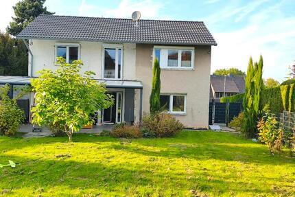 Haus Burscheid - 6.5 Zimmer, 140 m&sup2;, 584.000&euro; | Angebot:27540174