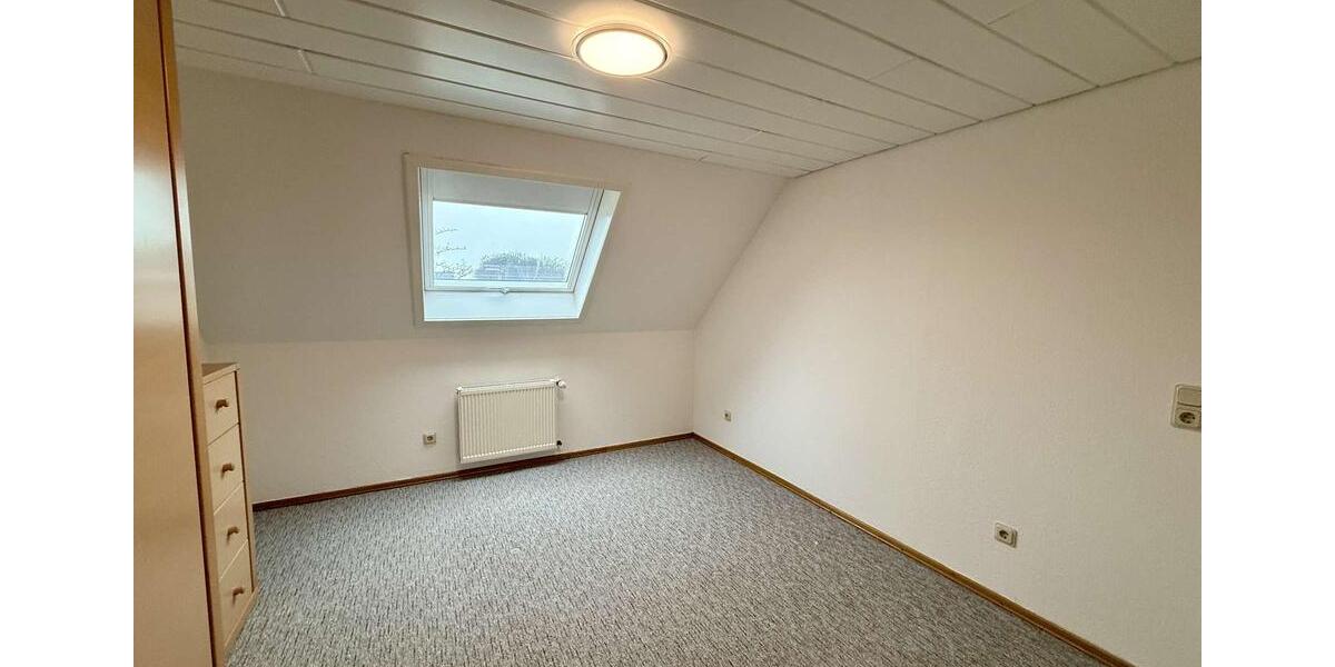 Dachgeschoßwohnung Neunkirchen-Seelscheid Seelscheid - 2 Zimmer, 66 m&sup2;, 450&euro; | Angebot:25230754