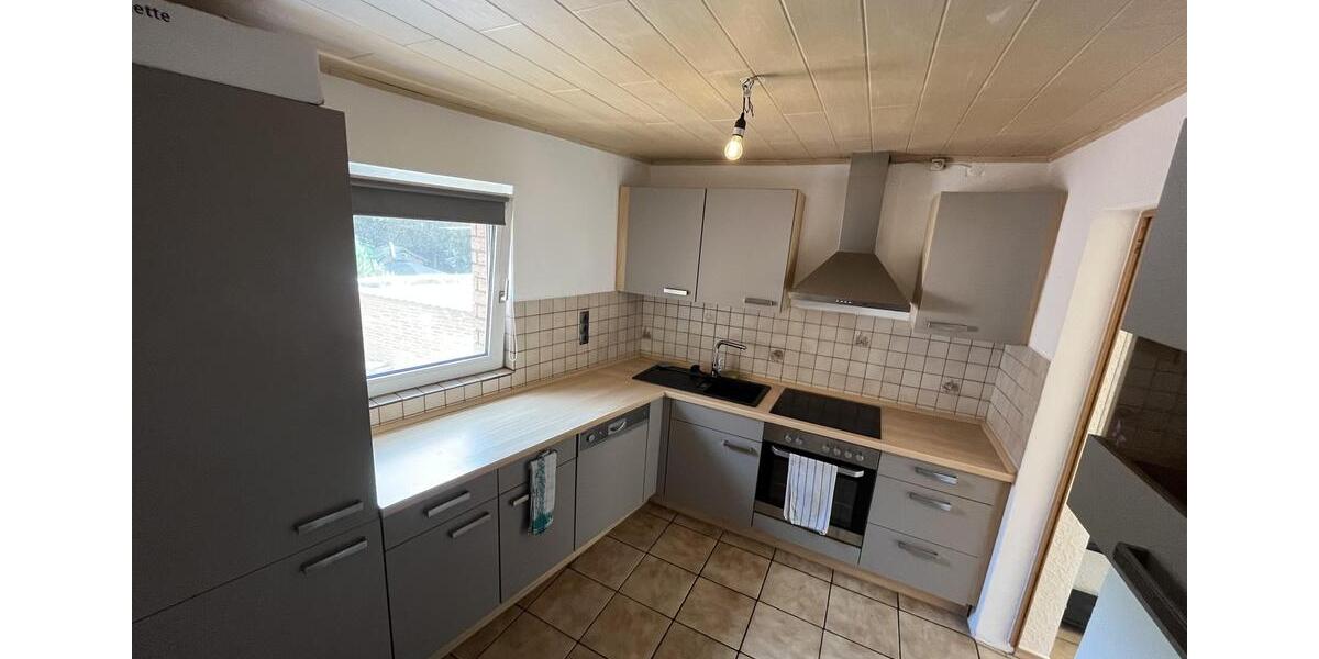 Lichtdurchflutete Maisonettewohnung in ruhiger Straße 3 zimmer