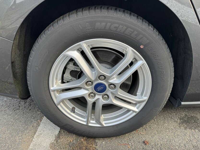 Ford Focus EcoBlue.Nav.Temp.SHZ.Serv-Neu.EU6 GARANTIE.1 35.000 km 15.500 € Erftstadt 50374