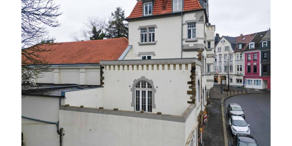 Sanierte Gastronomie und Gewerbefläche im Herzen von Solingen-Wald zimmer