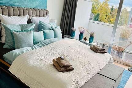 Hochwertig möbliertes 1-Zimmer-Apartment, großer Südbalkon 1 zimmer