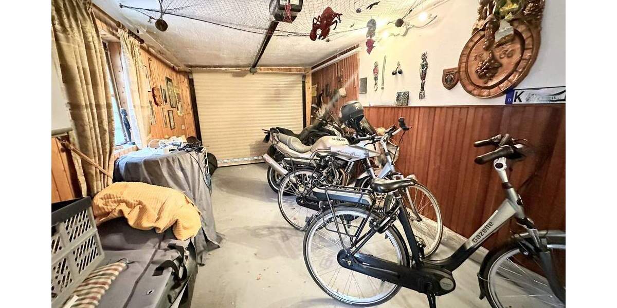 Doppelhaushälfte mit viel Potenzial, großzügigen Garten, Garage und Stellplätzen 5 zimmer