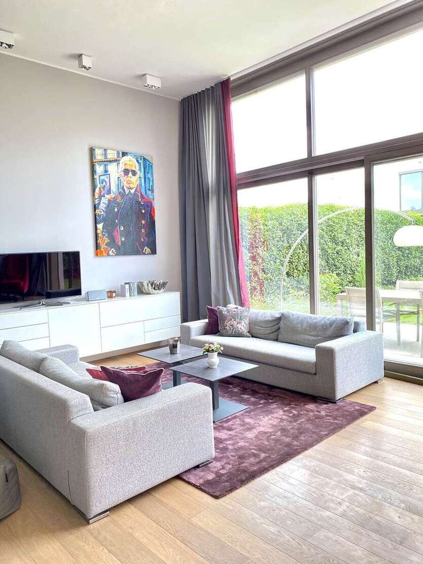 Haus zum Mieten in Mörsenbroich 3.200 € 157 m² 4.5 zimmer