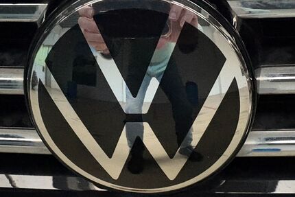 VW Caddy 73.941 km 14.875 € Erkrath 40699