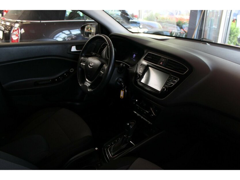 Hyundai i20 1.0 T-GDI DCT YES! 71.360 km 12.980 € Euskirchen 53881