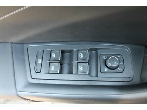 VW T-Roc 2,0 TDi 4-Motion R-Line Navi DSG SOFORT !!! 29.000 km 29.950 € Bonn 53225