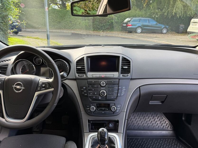 Opel Insignia 52.159 km 9.999 € Düsseldorf 40629