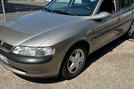 Opel Vectra 174.000 km 2.750 &euro; Köln 50999