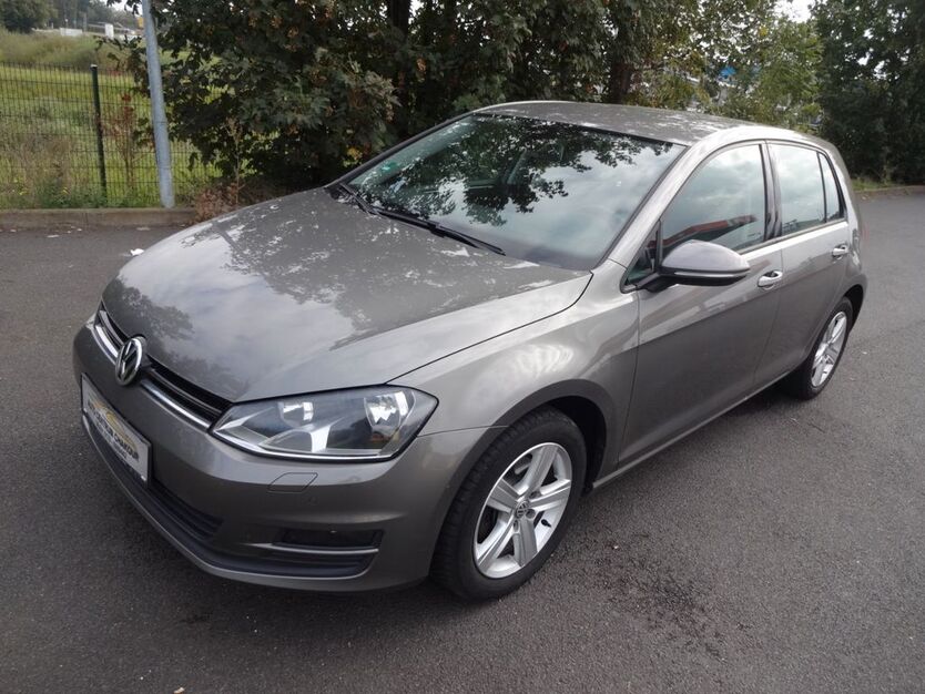 VW Golf 162.000 km 7.300 € Zülpich 53909
