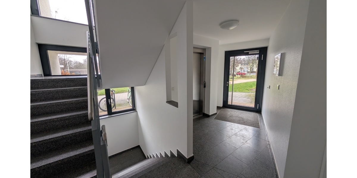 Hier lässt sichs leben! - Traumhafte 4-Zimmer-Wohnung mit 2 Bädern und einer sonnigen Dachterrasse 4 zimmer