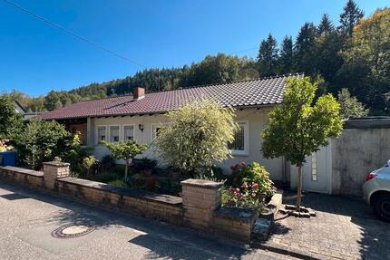 Geräumiges Einfamilienhaus mit Garten in Elmstein-Schwarzbach