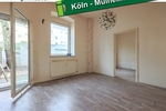 Entkernte Erdgeschoss-Wohnung mit eigenem Garten