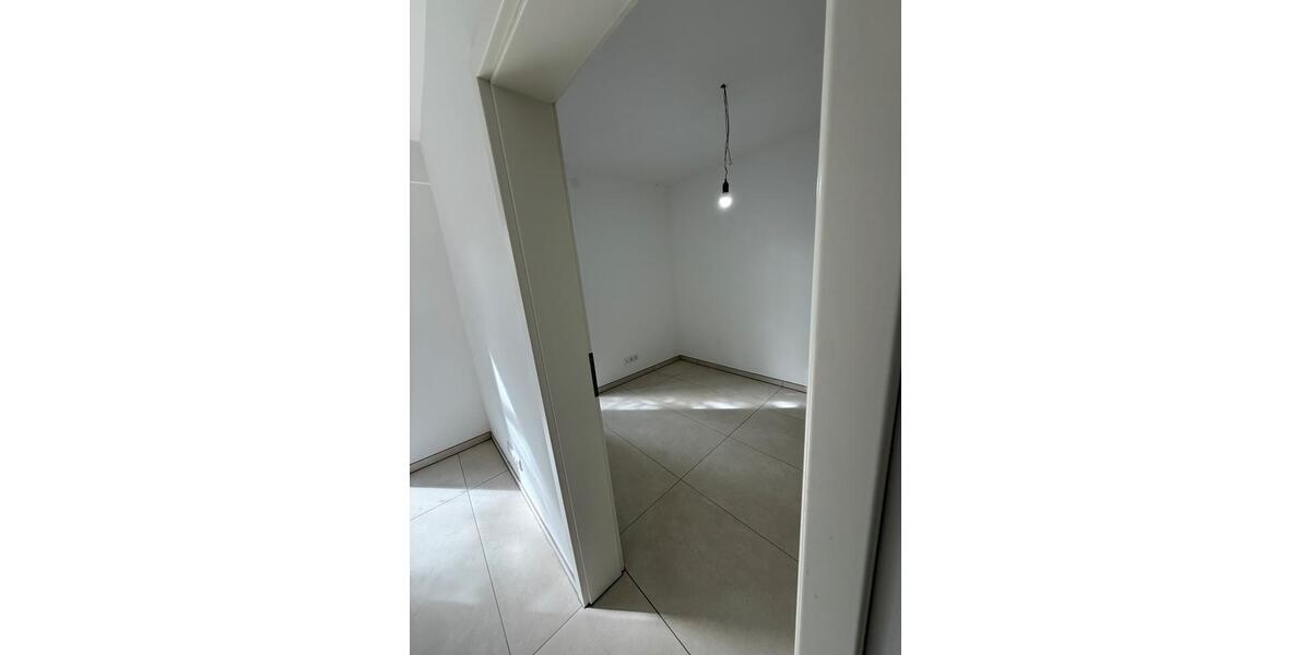 Erdgeschoßwohnung Köln Ehrenfeld - 3 Zimmer, 43 m&sup2;, 1.300&euro; | Angebot:27603854