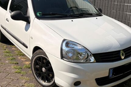 Renault Clio 110.184 km 2.200 &euro; Köln 51144