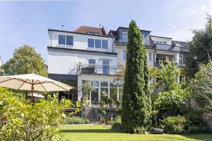 Haus zum Kaufen in Köln 3.150.000 € 358 m²