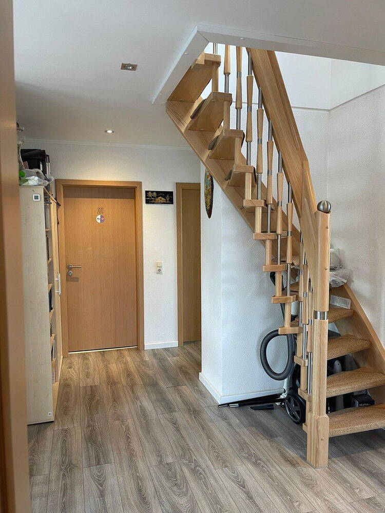 Modernisierte Doppelhaushälfte mit einer Praxis in Troisdorf Altenrath